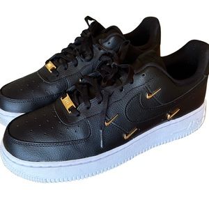 Women’s Nike Air Force 1 07 LX Sisterhood Black-Black-Metallic Gold Size 8.5